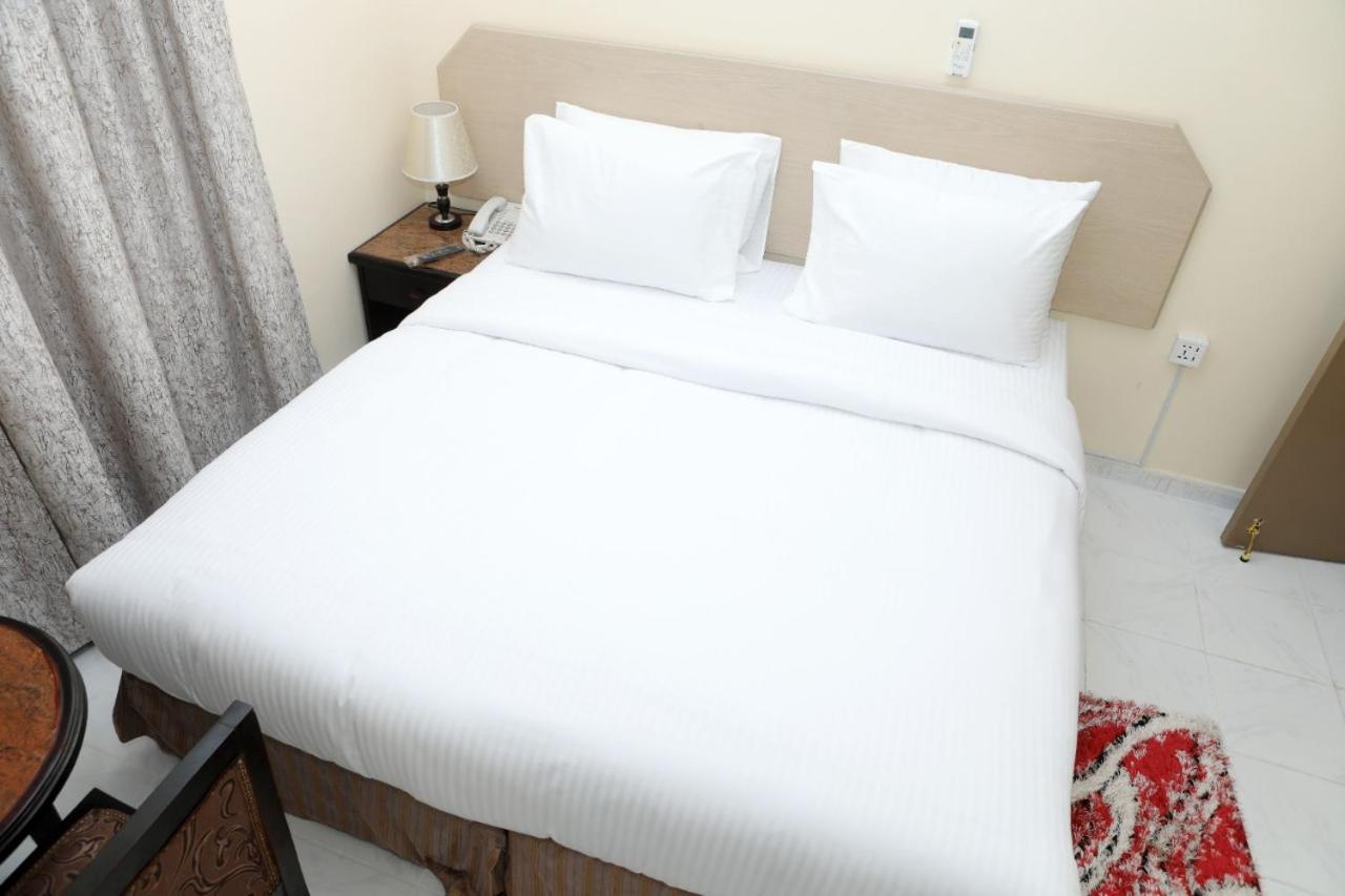 Blue Sky Way Hotel - Gold Tower Building Ντουμπάι Εξωτερικό φωτογραφία