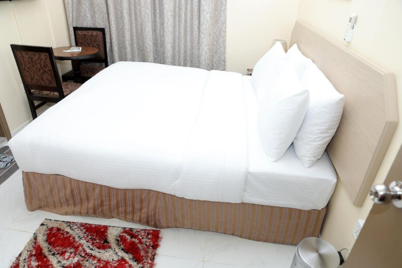 Blue Sky Way Hotel - Gold Tower Building Ντουμπάι Εξωτερικό φωτογραφία